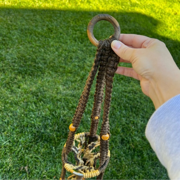 Vintage 70s Macrame Double Plant Hanger in Brown Tan with Wood Beads - Picture 4 of 7